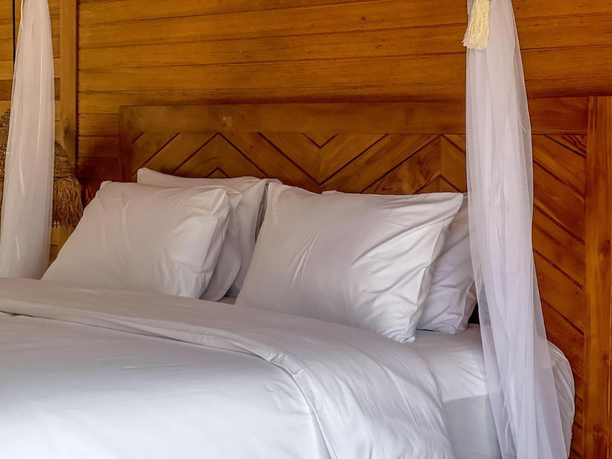 Diamond Beach Villas Tanglad Dış mekan fotoğraf